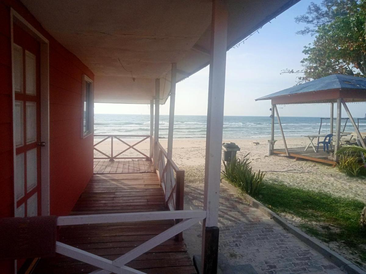 Tumombuvoi Homestay Tiga Papan Exterior foto