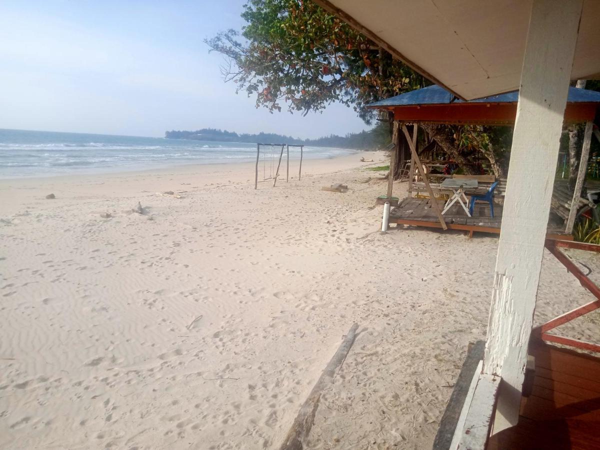 Tumombuvoi Homestay Tiga Papan Exterior foto